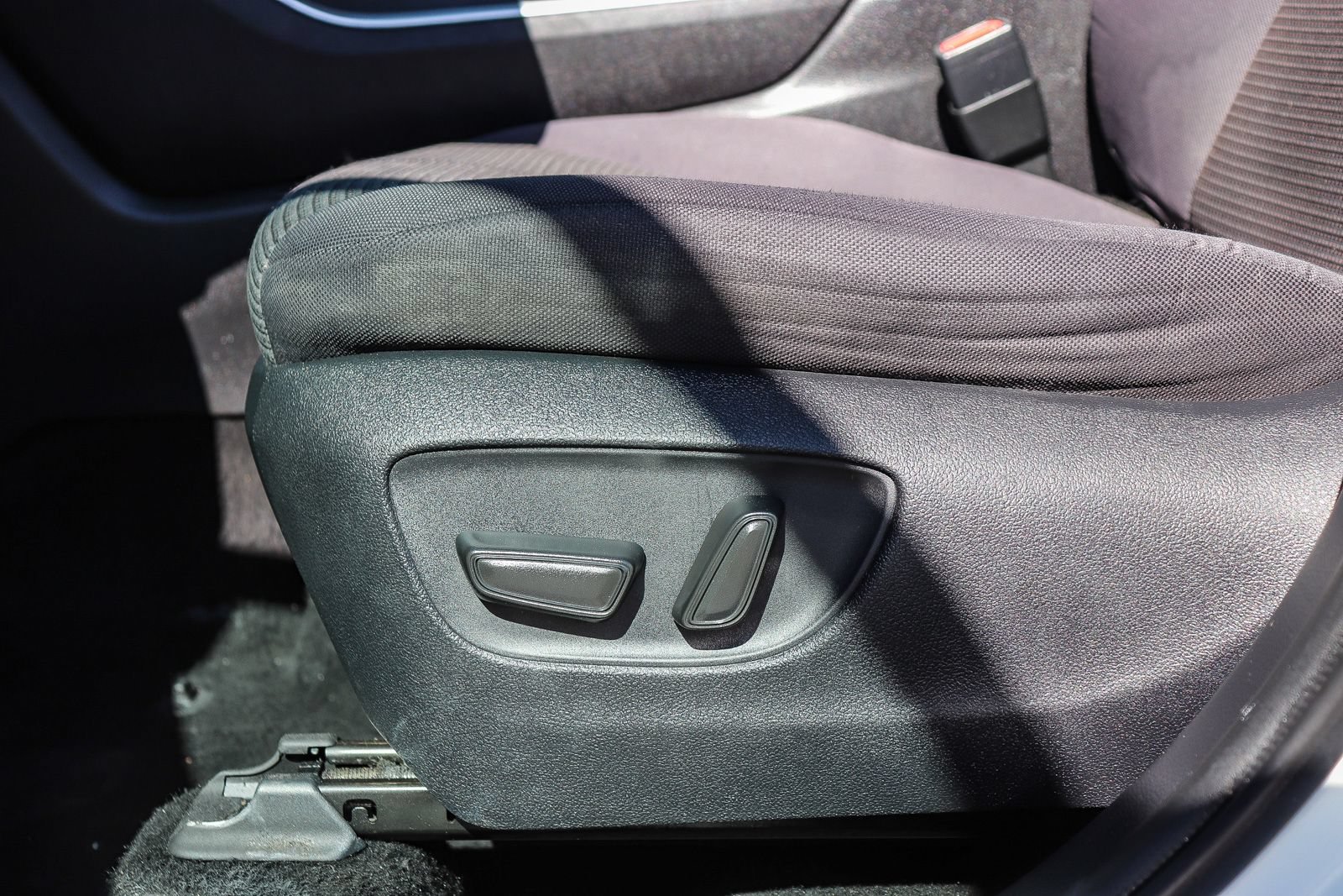 Used 2021 Toyota Highlander L FWD image 27