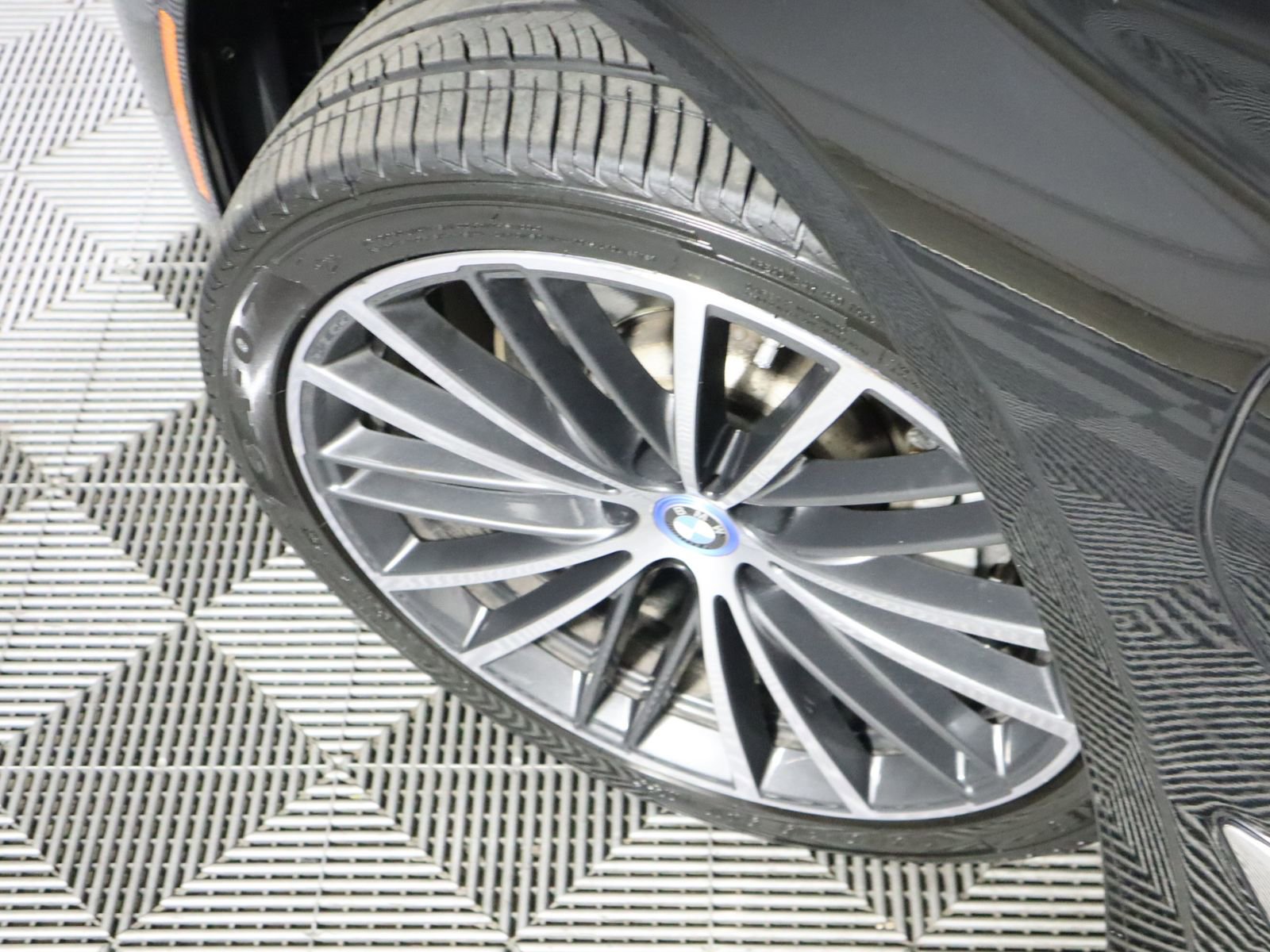 Used 2023 BMW 530e xDrive AWD/4WD image 19