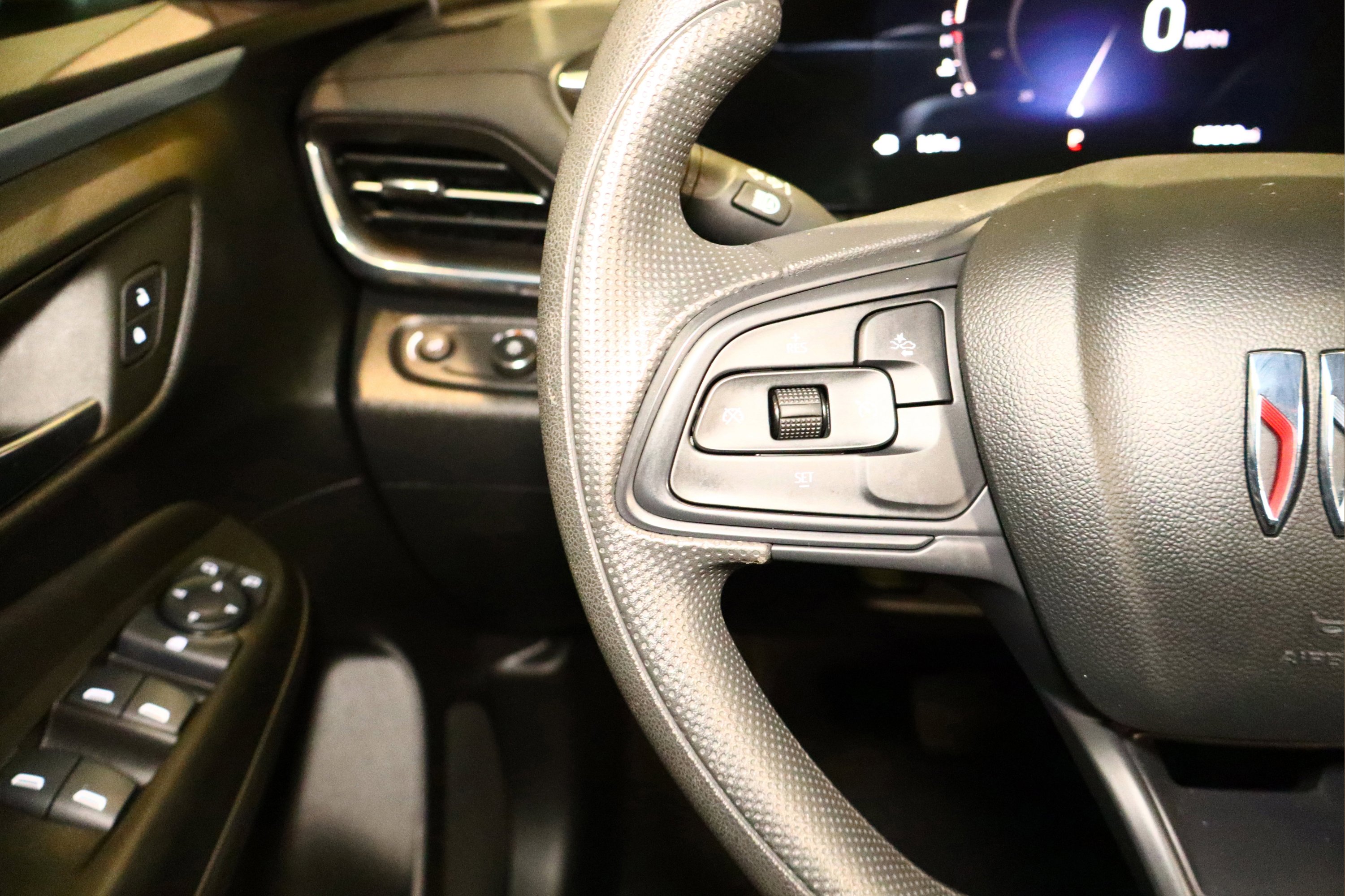 Used 2025 Buick Envista Preferred image 11