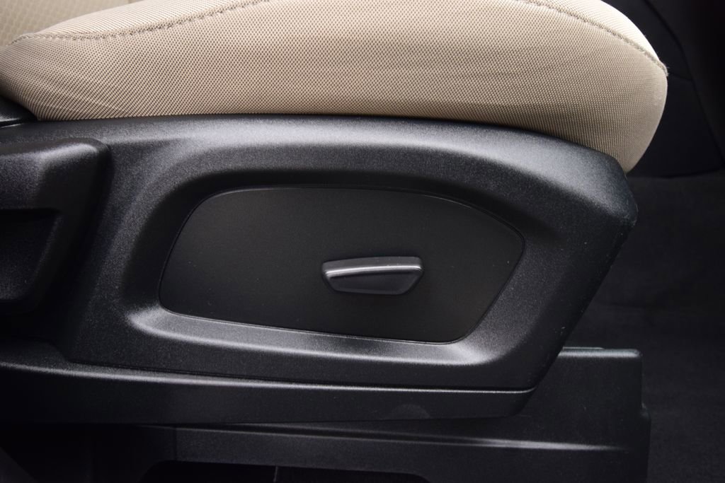 Used 2022 Ford Explorer XLT AWD/4WD image 29