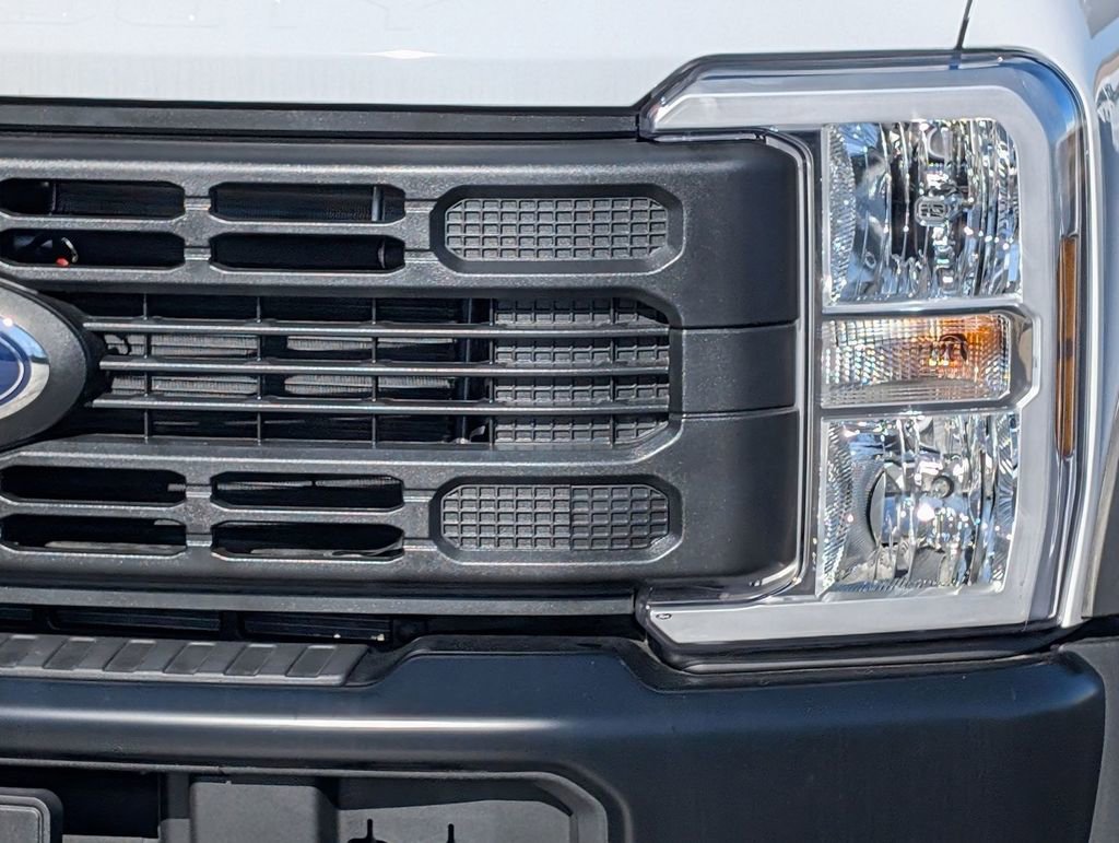 New 2026 Ford F550 4x4 Regular Cab Super Duty image 9