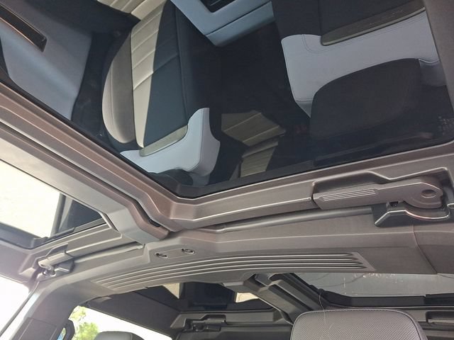 Used 2025 GMC Hummer EV 3X AWD/4WD image 18
