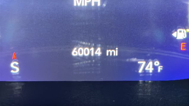 Used 2023 Chrysler Pacifica Touring-L FWD image 33