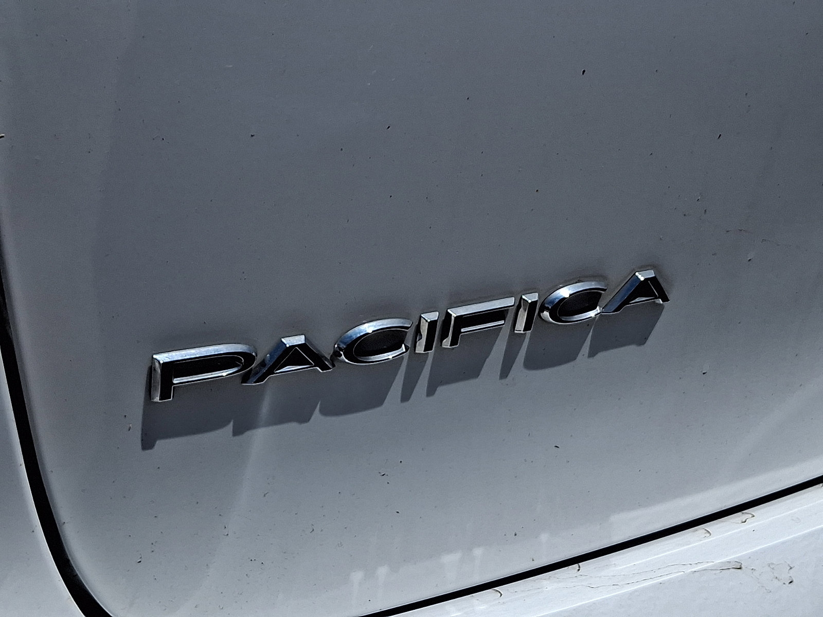 Used 2017 Chrysler Pacifica Touring-L Plus FWD image 12