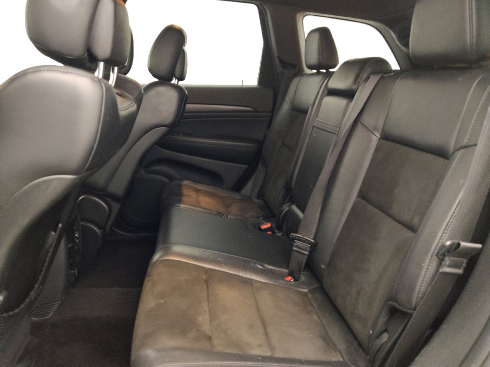 Used 2018 Jeep Grand Cherokee Altitude RWD image 18