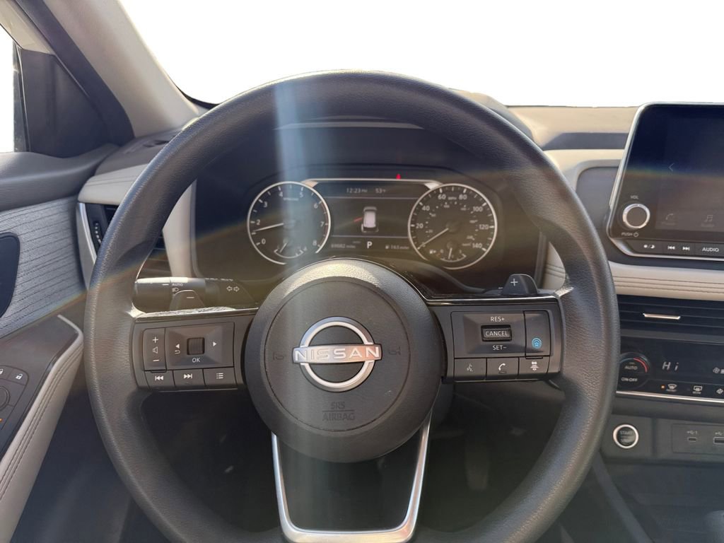 Used 2023 Nissan Rogue SV image 12