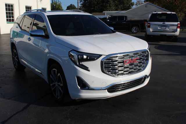 Used 2020 GMC Terrain Denali w/ LPO, Floor Liner Package FWD image 16