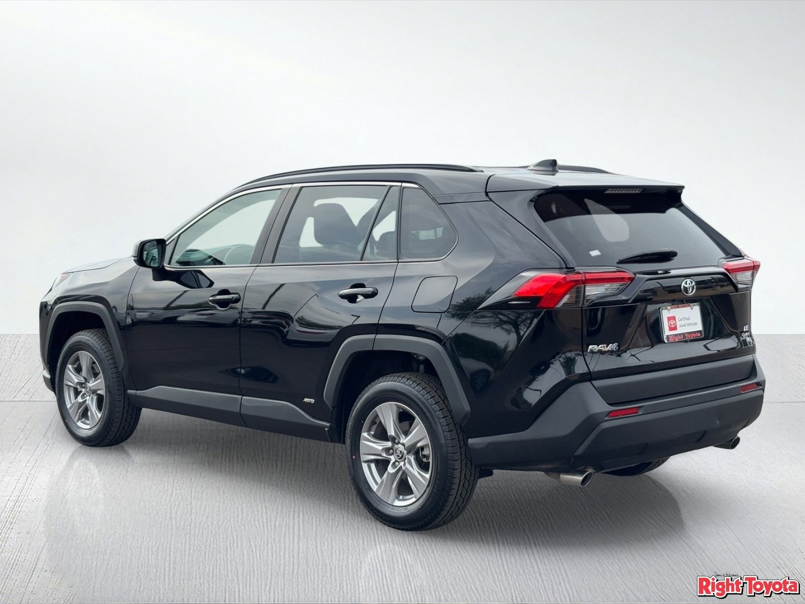 Certified 2025 Toyota RAV4 LE image 4