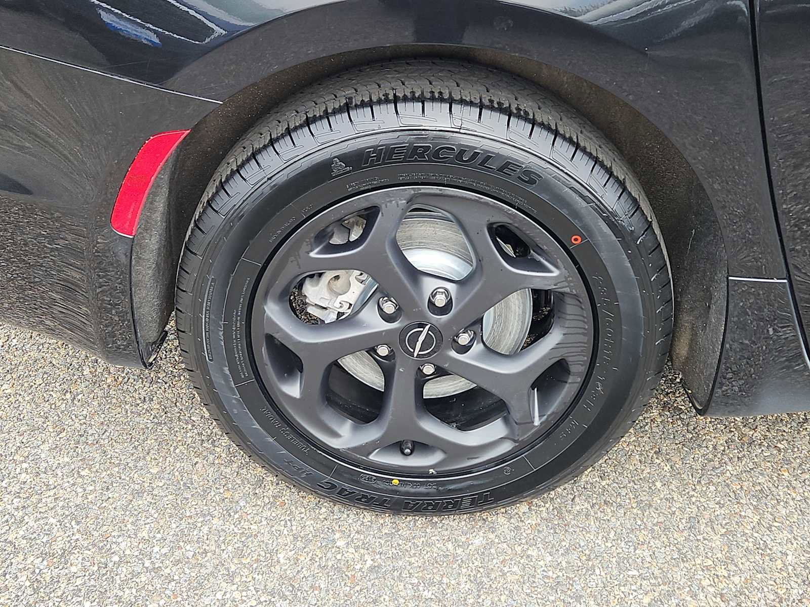 Used 2024 Chrysler Pacifica Premium image 9