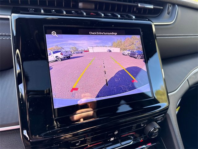 New 2025 Jeep Grand Cherokee Altitude image 3