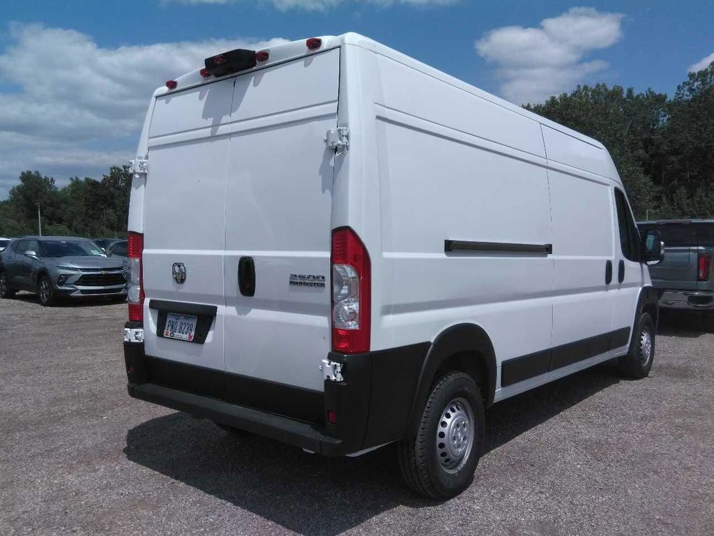 Used 2024 RAM ProMaster 2500 w/ Convenience Group FWD image 15
