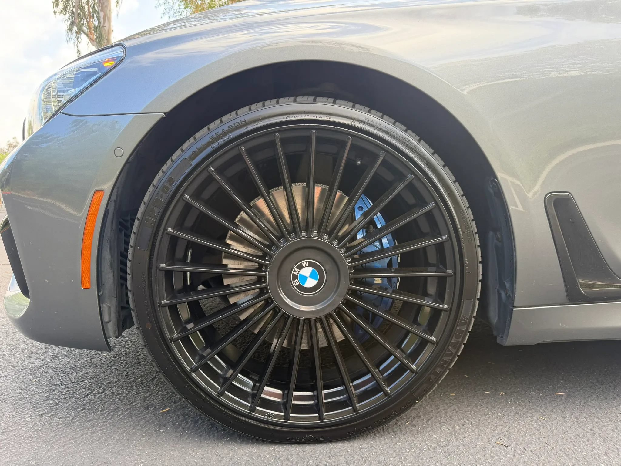 Used 2017 BMW 750i RWD image 10