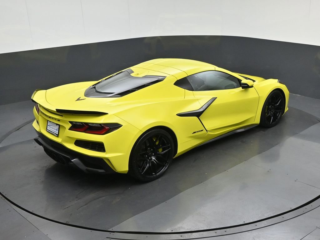 Used 2023 Chevrolet Corvette Z06 RWD image 61