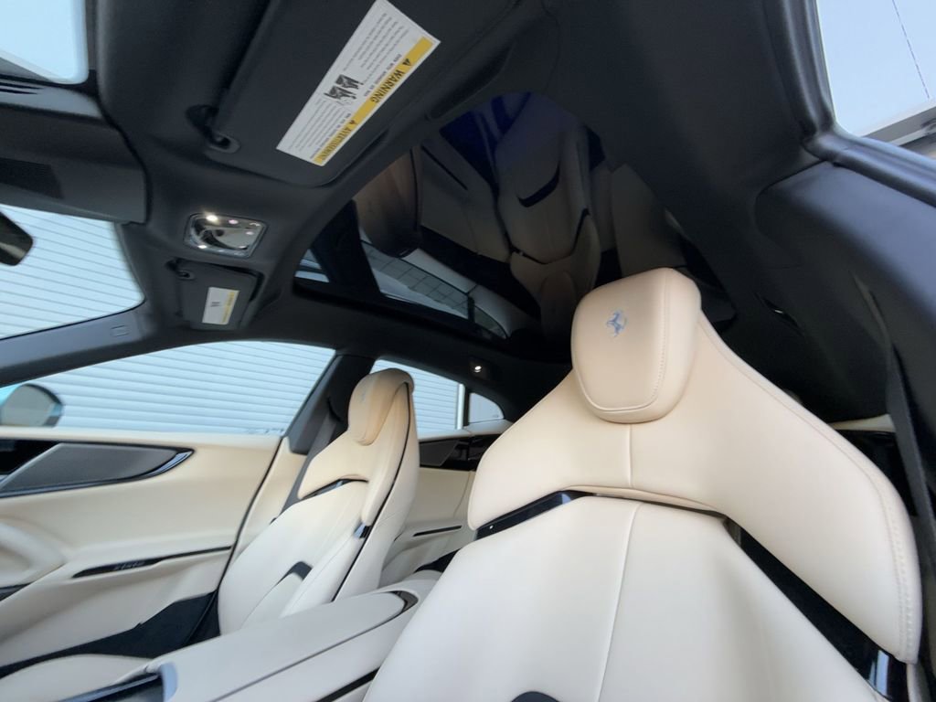 Used 2023 Ferrari Purosangue image 21