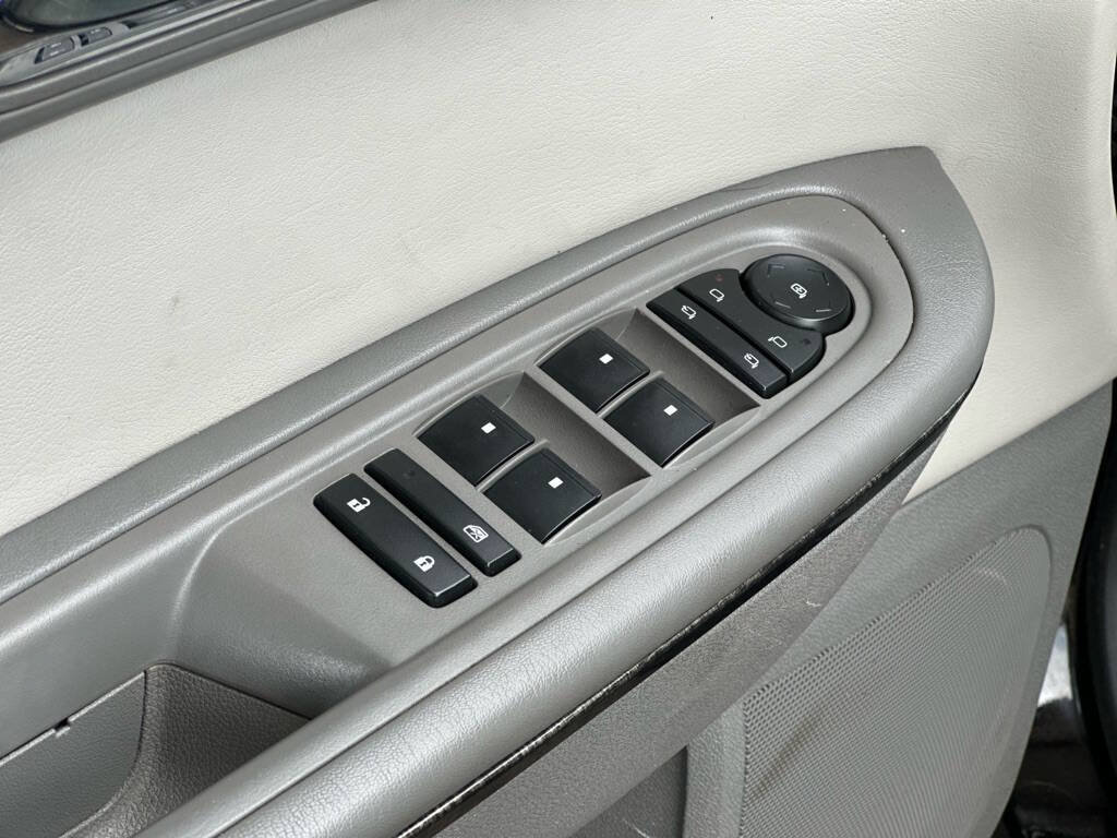 Used 2017 GMC Acadia Limited SLT FWD image 14