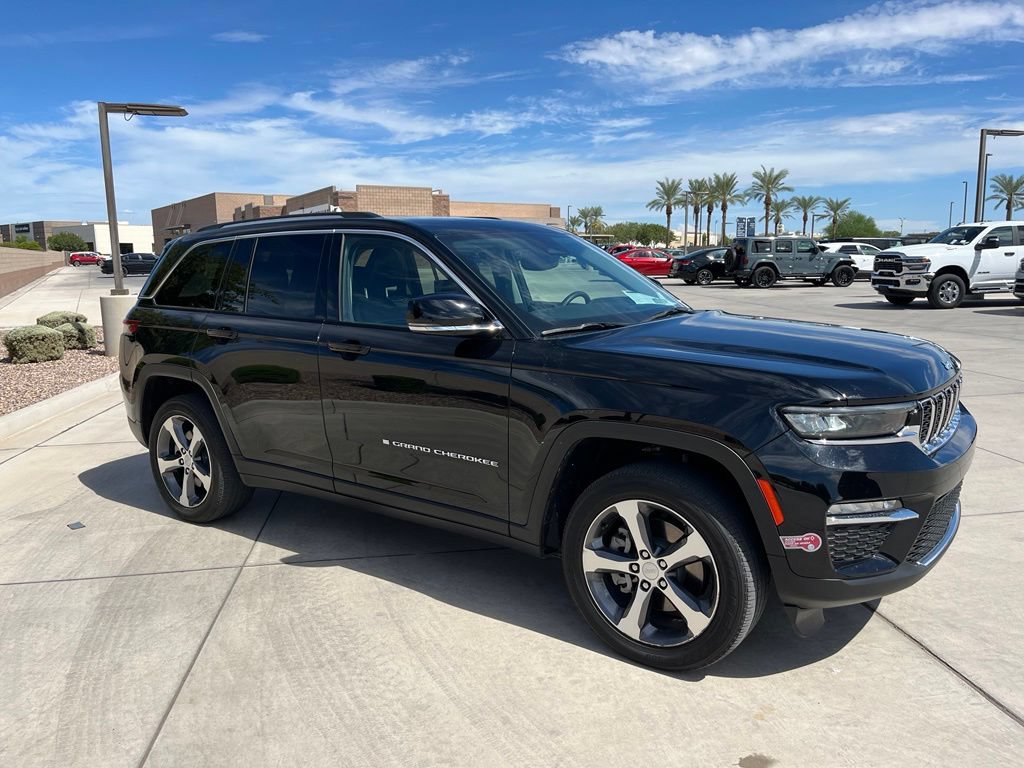 Used 2023 Jeep Grand Cherokee 4WD 4xe w/ Luxury Tech Group II image 5