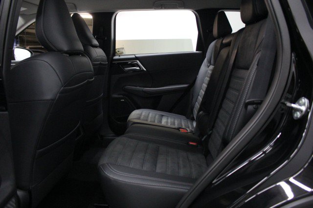 New 2026 Mitsubishi Outlander SE FWD image 24
