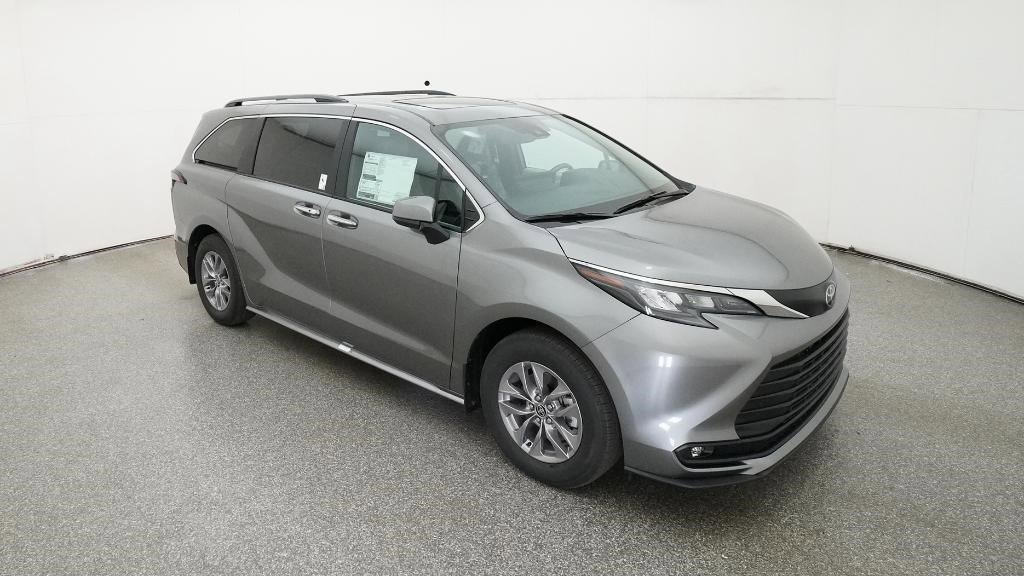 New 2026 Toyota Sienna XLE image 29