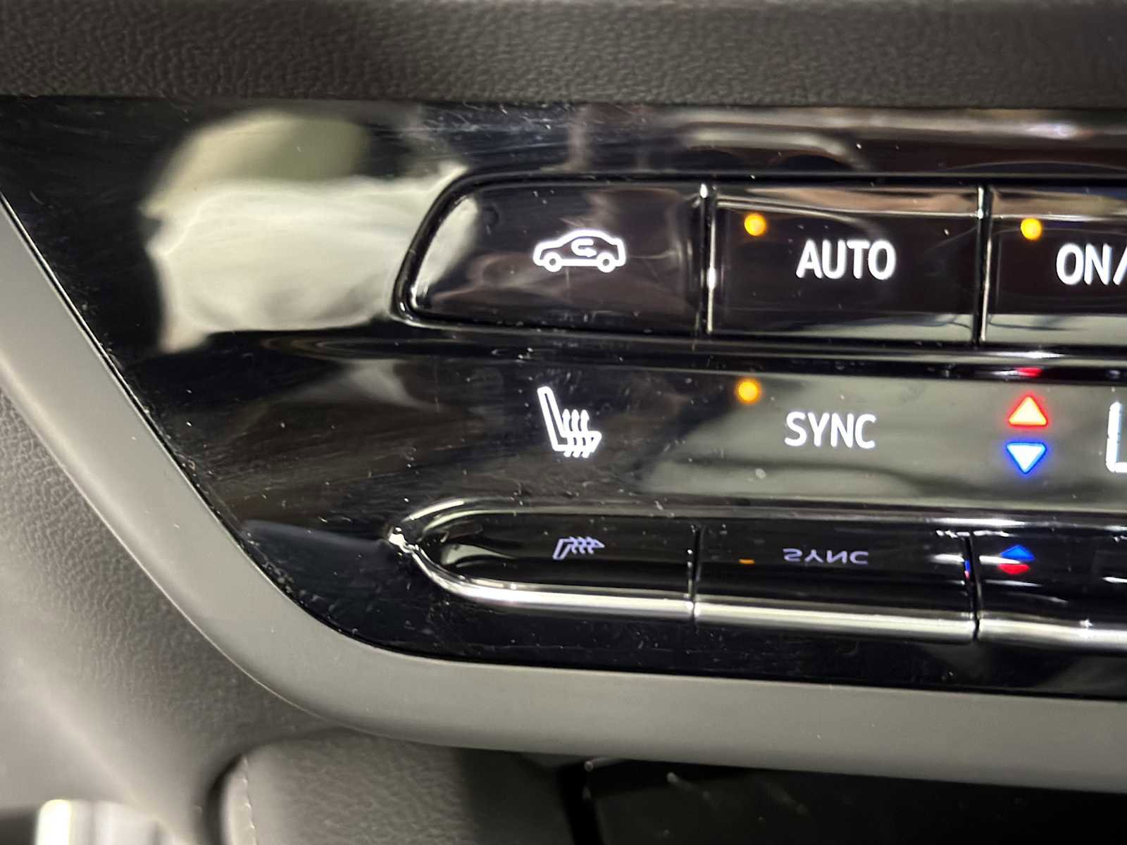 Used 2023 Buick Envision Essence w/ Sport Touring Package image 29