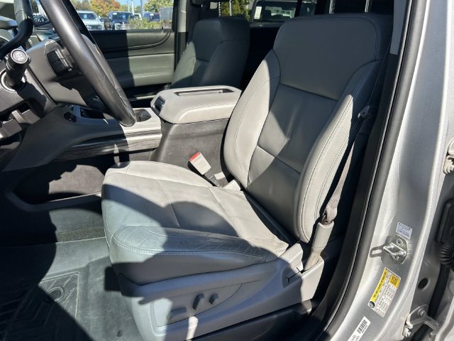 Used 2016 Chevrolet Suburban LT RWD image 36