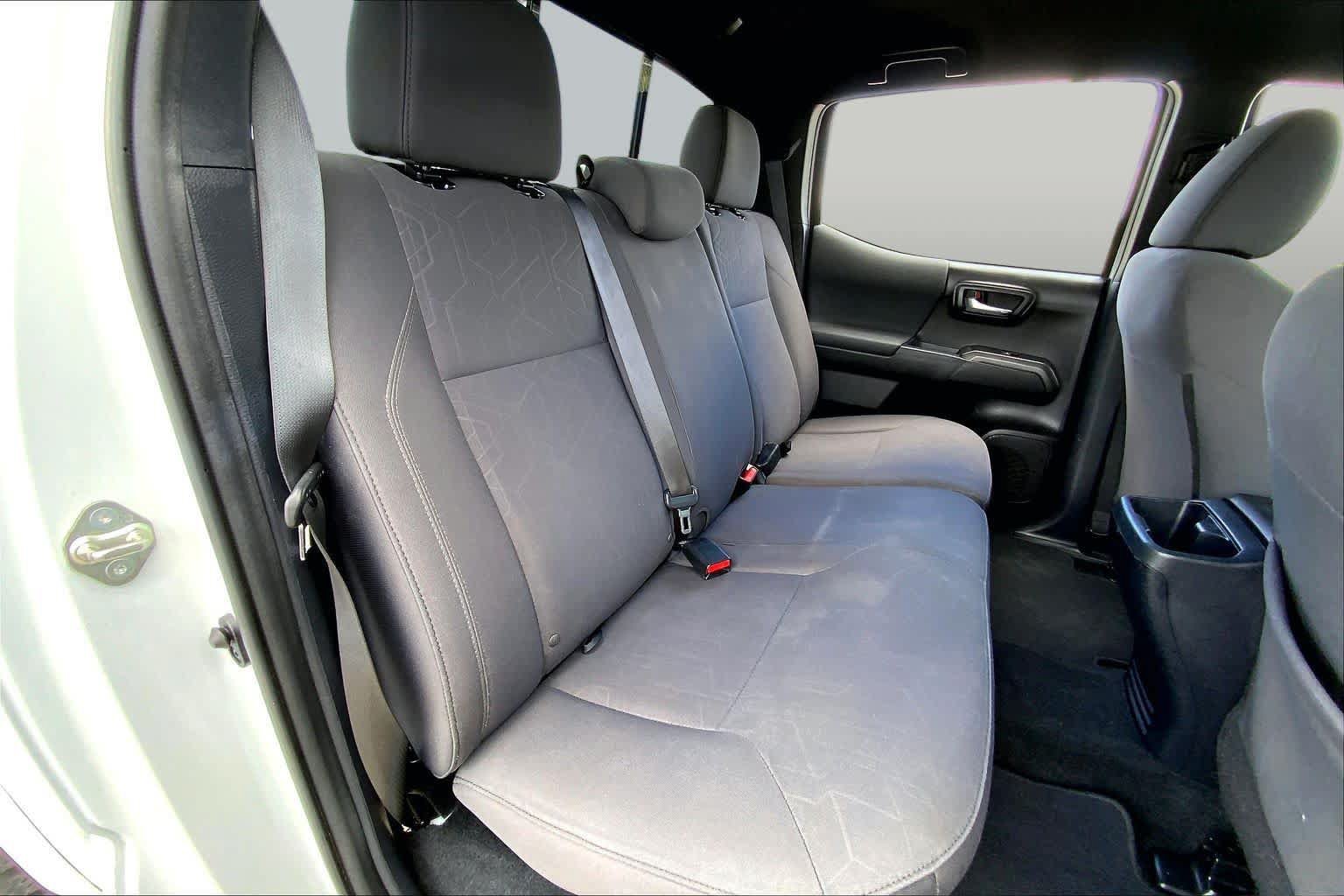 Used 2019 Toyota Tacoma TRD Sport w/ Technology Package AWD/4WD image 19