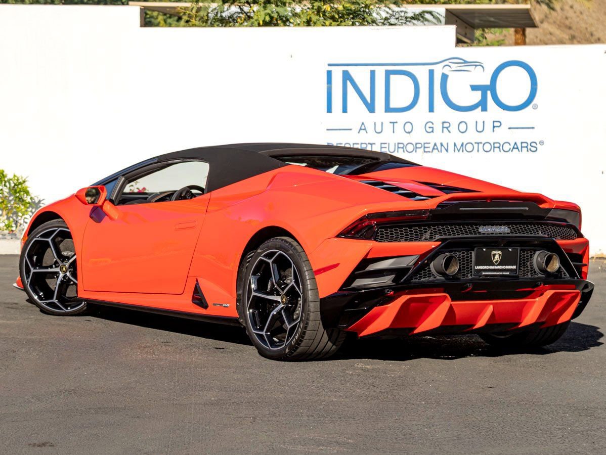 Used 2020 Lamborghini Huracan EVO image 11
