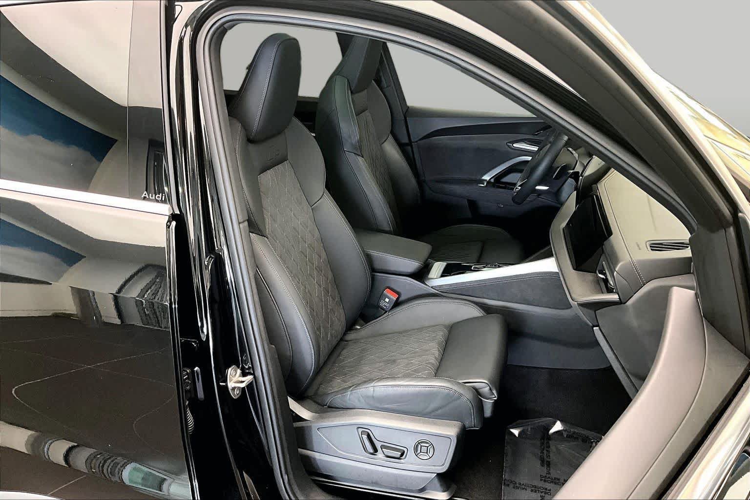 Certified 2025 Audi SQ5 Premium Plus w/ Premium Plus Package AWD/4WD image 9
