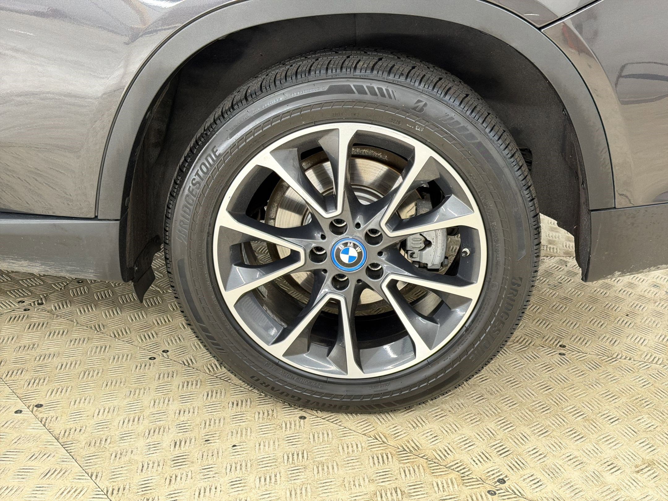 Used 2017 BMW X5 xDrive40e image 10