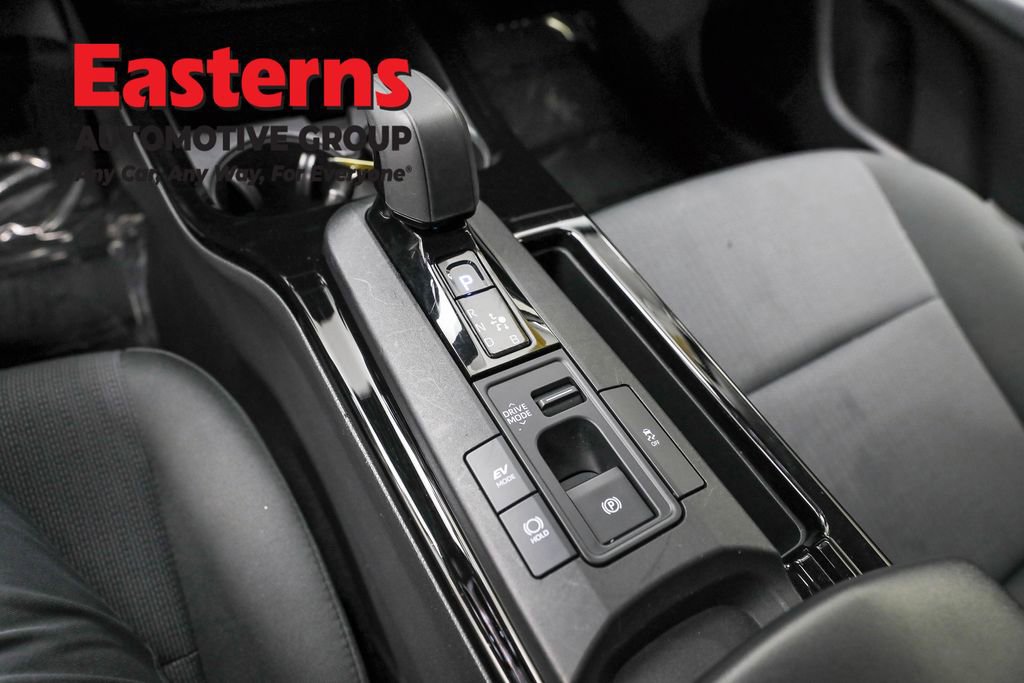 Used 2024 Toyota Prius LE image 13