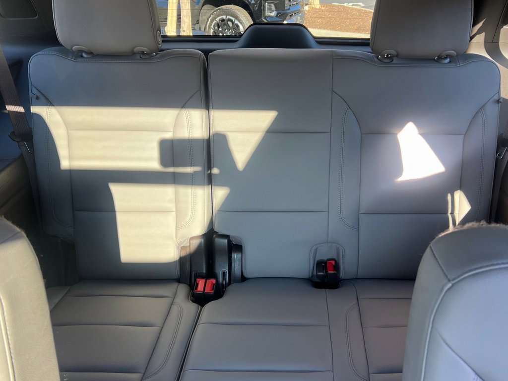 Used 2022 Chevrolet Tahoe Z71 w/ Luxury Package image 13