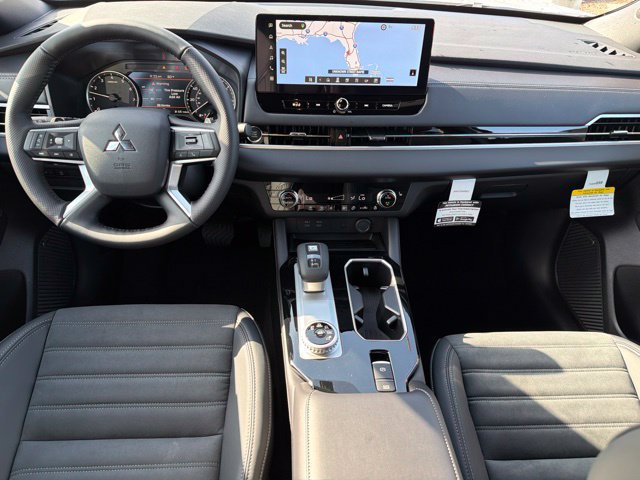 New 2026 Mitsubishi Outlander LE FWD image 18