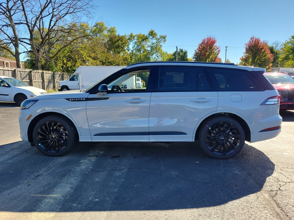 New 2027 Lincoln Aviator Reserve AWD/4WD image 7