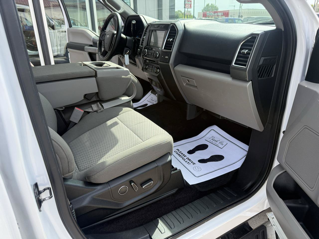 Used 2017 Ford F150 XLT w/ Equipment Group 302A Luxury AWD/4WD image 17