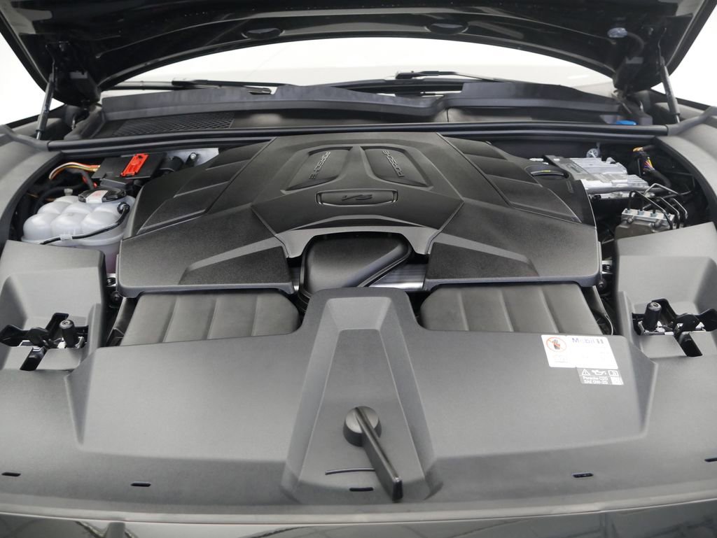 Certified 2024 Porsche Cayenne image 12