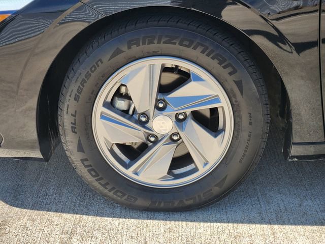 Used 2025 Hyundai Elantra SE image 10