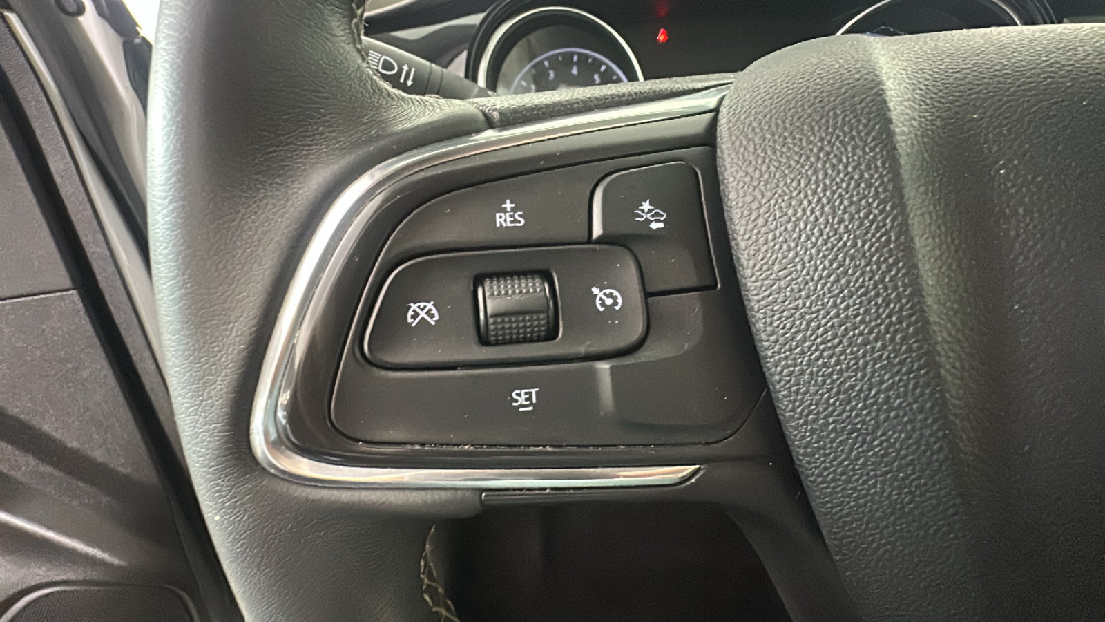 Used 2023 Buick Encore GX Select w/ Safety Package II AWD/4WD image 19