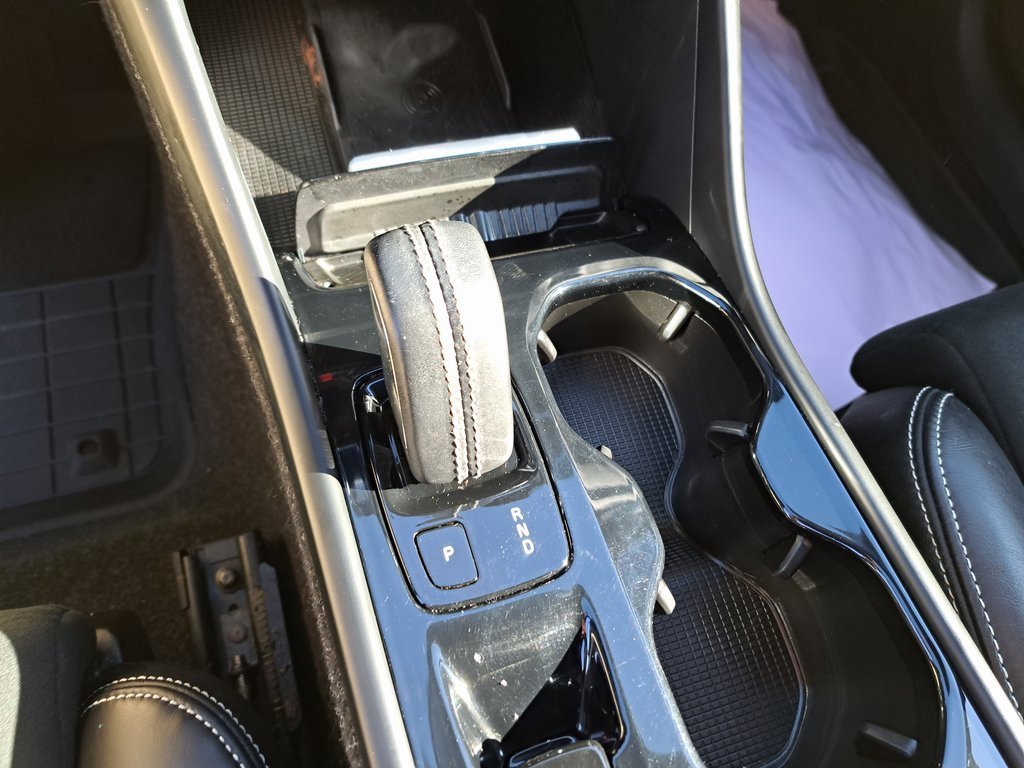 Used 2020 Volvo XC40 T5 R-Design w/ Protection Package Premier image 17