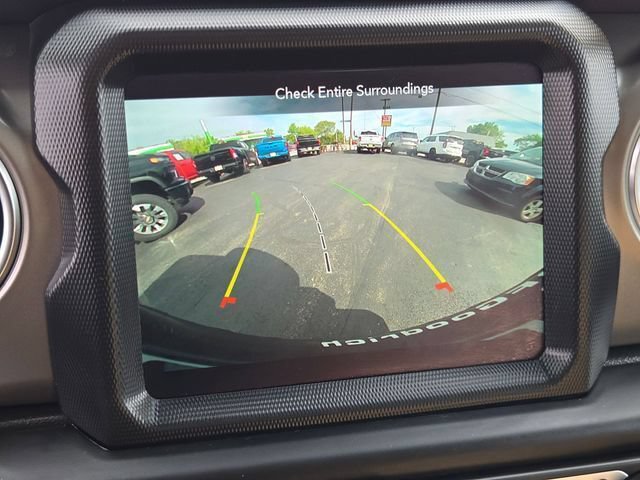 Used 2022 Jeep Wrangler Unlimited Rubicon w/ Dual Top Group AWD/4WD image 28