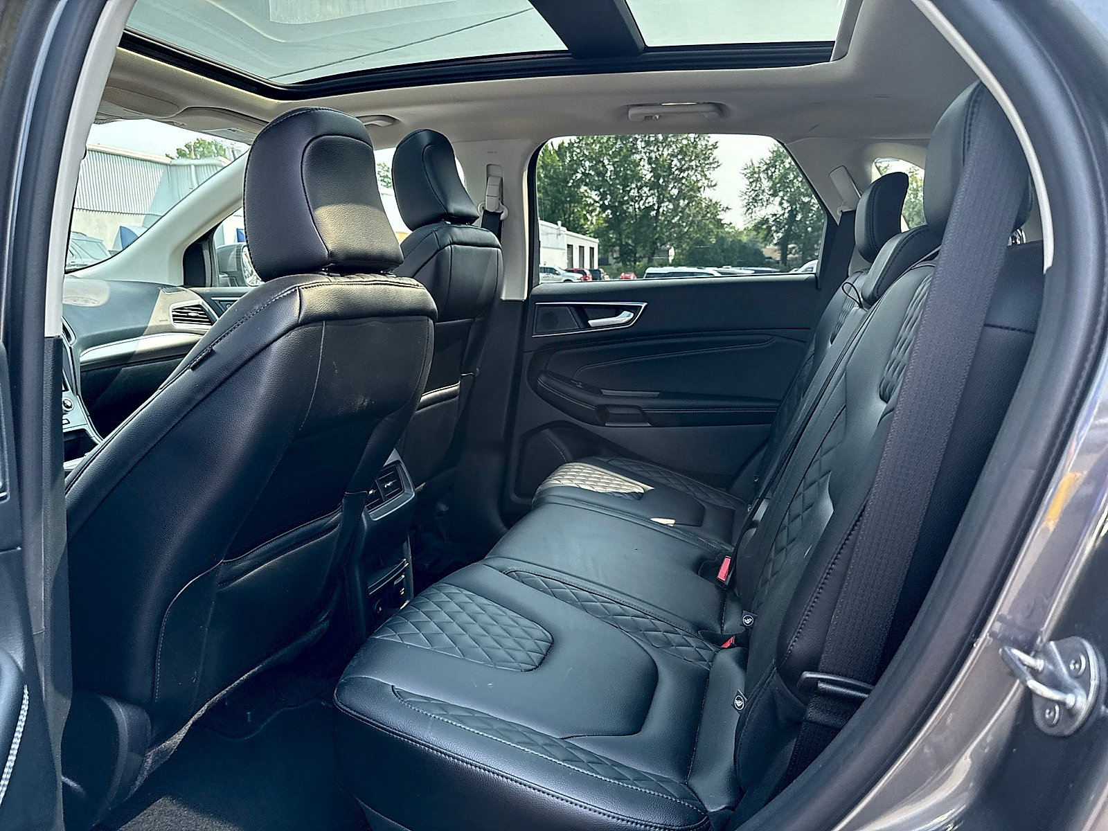 Used 2023 Ford Edge Titanium AWD/4WD image 9