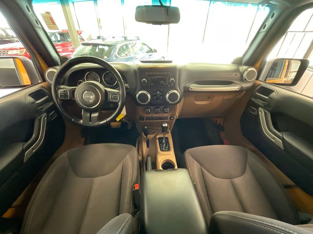 Used 2014 Jeep Wrangler Unlimited Rubicon image 7