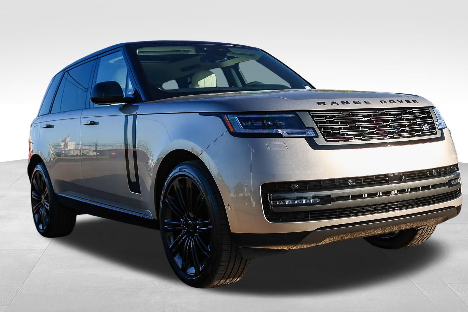 New 2026 Land Rover Range Rover Long Wheelbase SE image 3