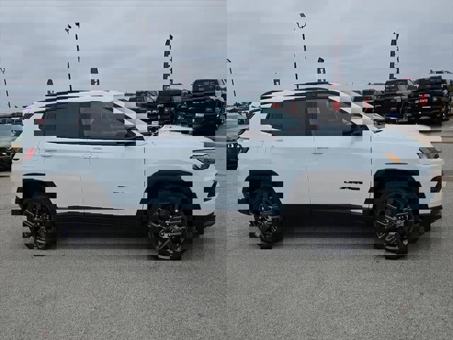 New 2026 Jeep Compass Latitude image 38