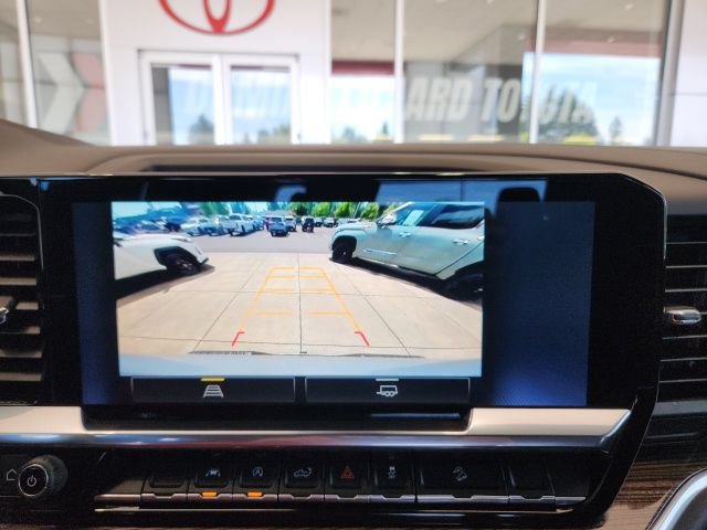 Used 2022 Chevrolet Silverado 1500 RST AWD/4WD image 16
