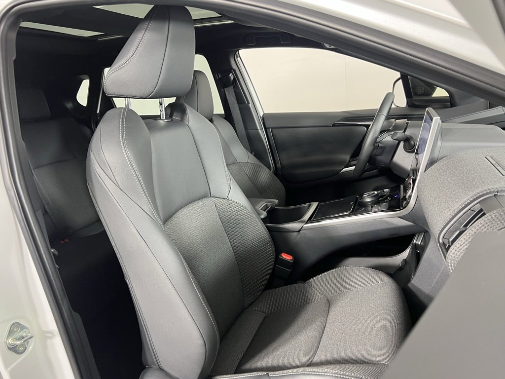 Used 2024 Toyota bZ4X XLE w/ Weather Package image 29