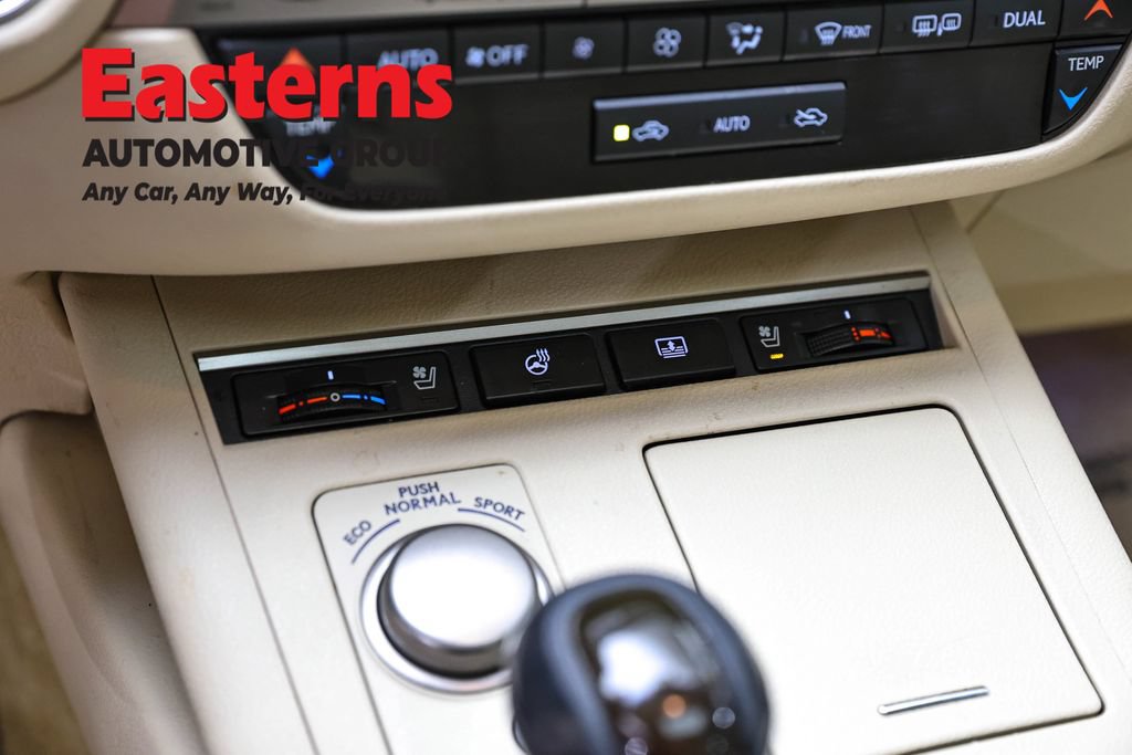 Used 2015 Lexus ES 350 w/ Luxury Package FWD image 21