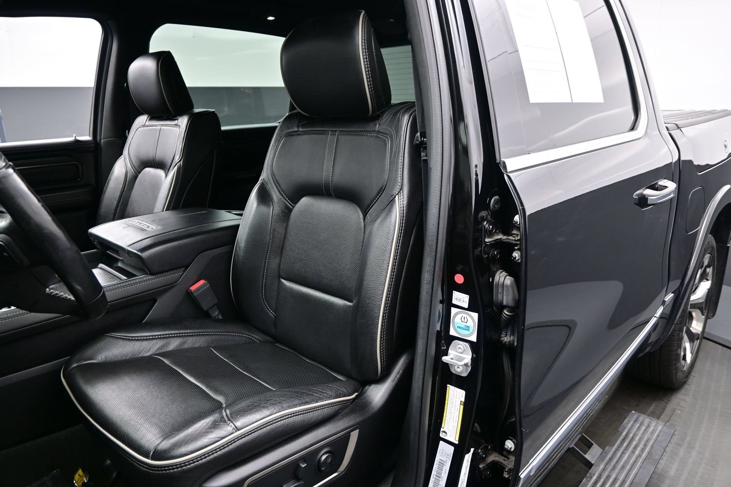 Used 2019 RAM 1500 Limited AWD/4WD image 15