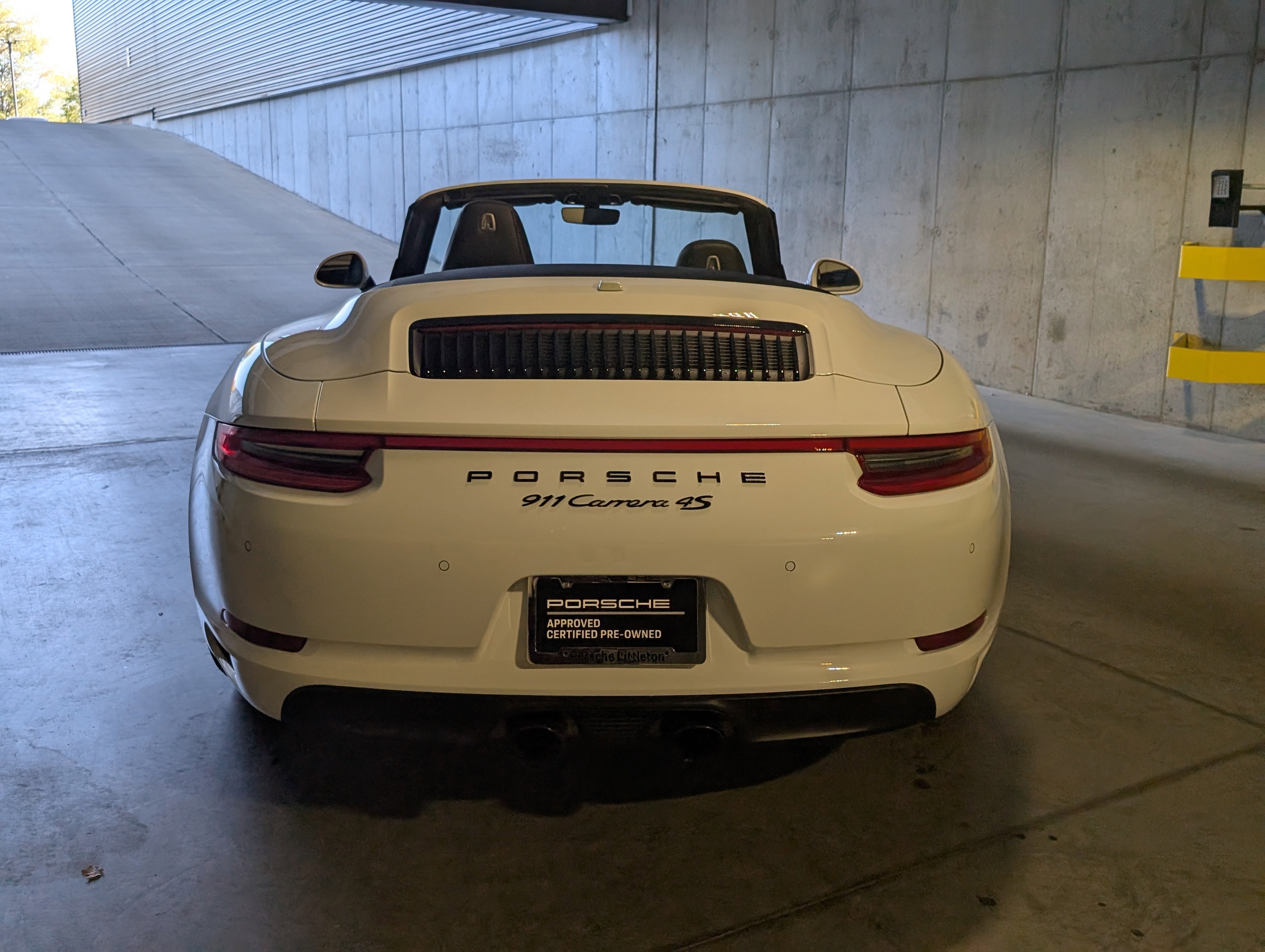 Used 2018 Porsche 911 Carrera 4S image 8