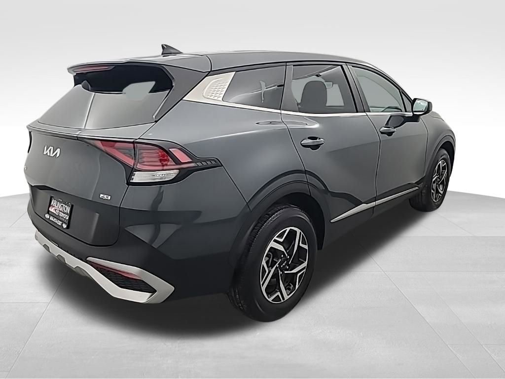 Used 2025 Kia Sportage LX image 4