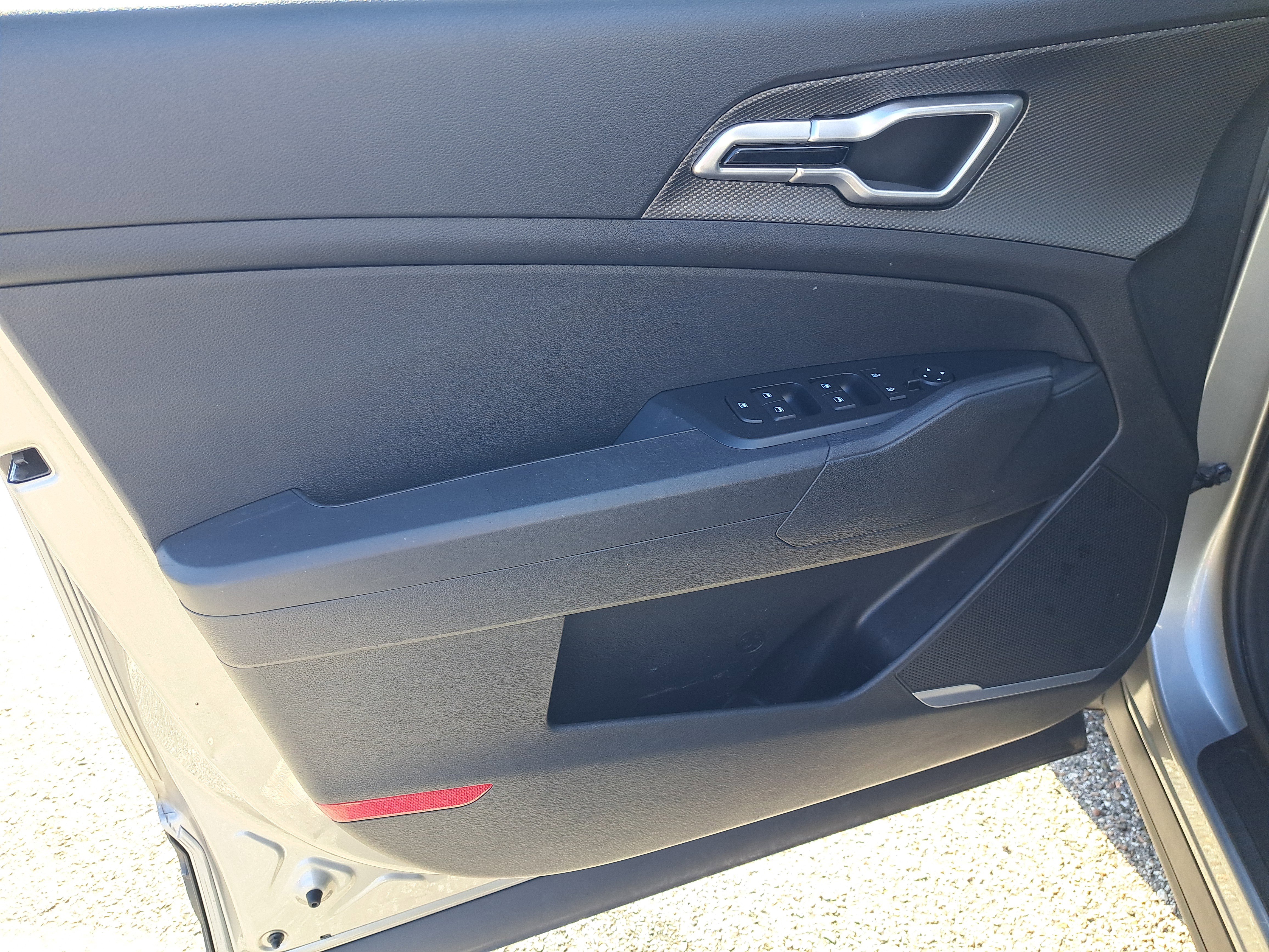 Used 2023 Kia Sportage LX image 14