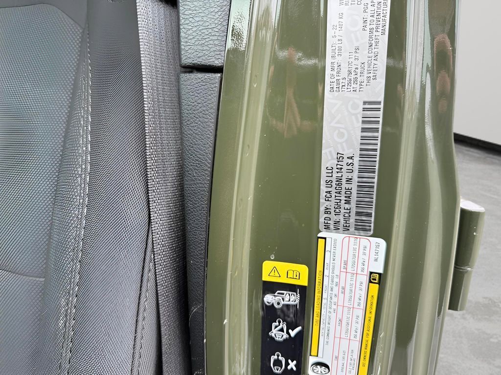 Used 2022 Jeep Gladiator Willys image 11